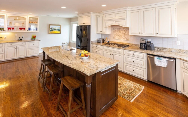 Sunrise Villa/monthly Rental 3 Bedroom Home