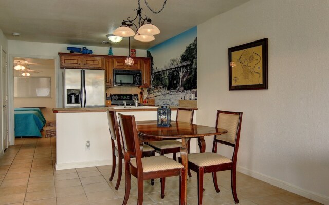 Gracelanda Ww C302 1 Bedroom Condo by RedAwning