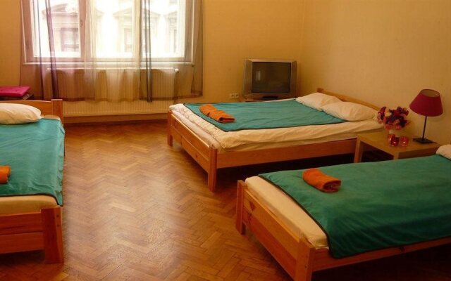 Aston. Hostel