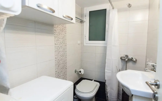 Vironas Chic Sleek Modern Studio