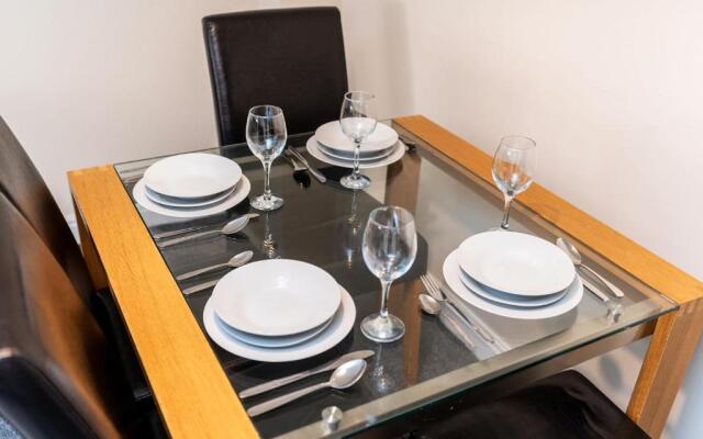 Cosy Apartment & Central Location & Contractors & DSA