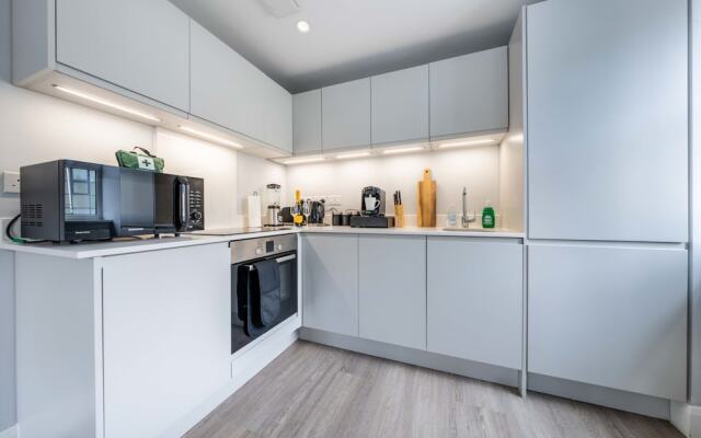 Super Luxe Central Maidenhead Apartment
