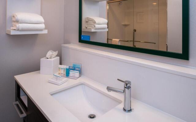 Hampton Inn & Suites Winston-Salem Downtown