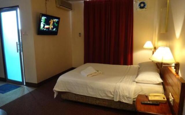 OYO 89864 Hotel Holiday Park