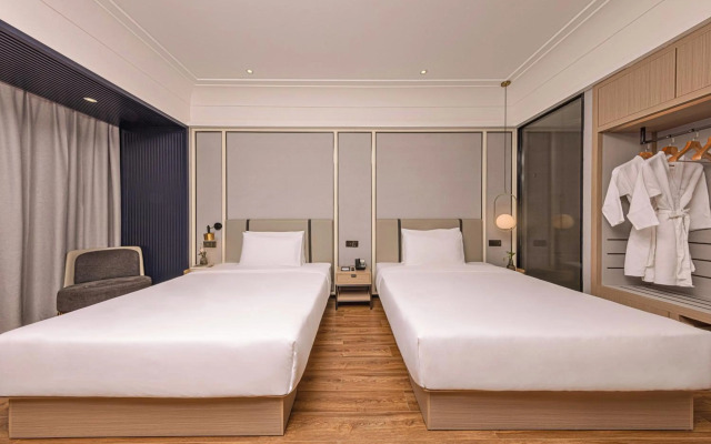 Maxx Phnom Penh Downtown (By H World)