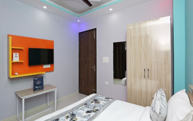 OYO 14822 Hotel The Capitol