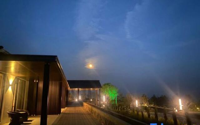 Xiandai Holiday Hotel