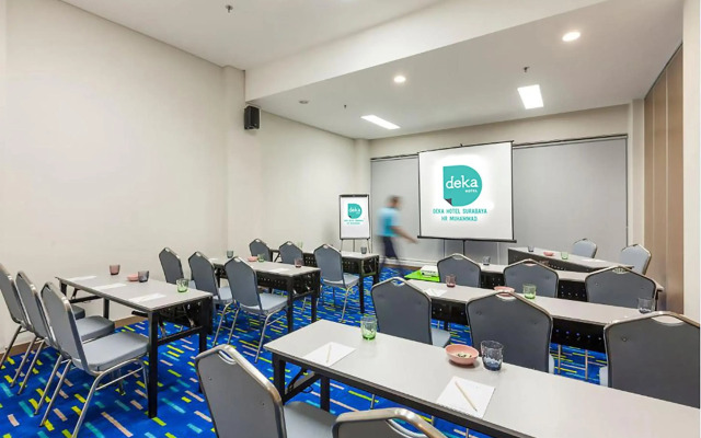 Deka Hotel Surabaya HR Muhammad