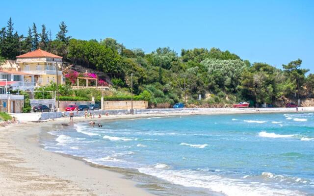 Dora's Tsilivi Beach House A