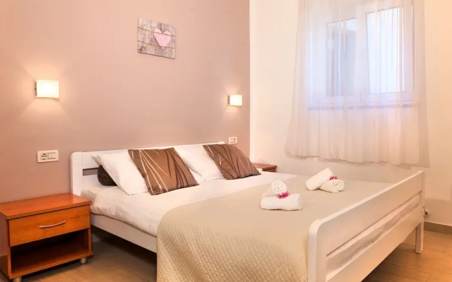 Splendid Beachfront Medveja Apartments