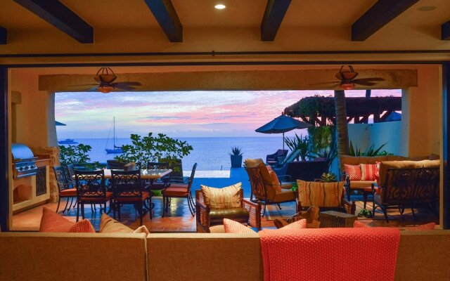 Opulent Medano Beachfront Villa W/beach Club Access: Hacienda Villa 11