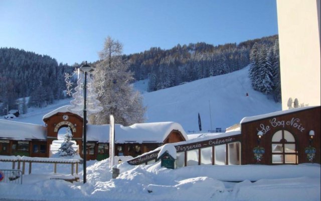 au Bonheur - Praloup 1600 - Au cœur de la station et au pied des pistes - La voile des neiges - parking commun privé - local ski