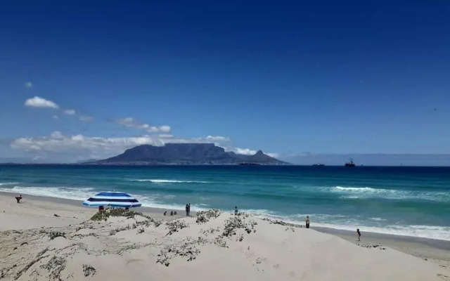 Infinity Self Catering Beachfront Apartment 302