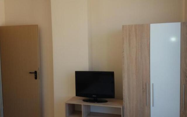 Golden Sea View Apartments 1