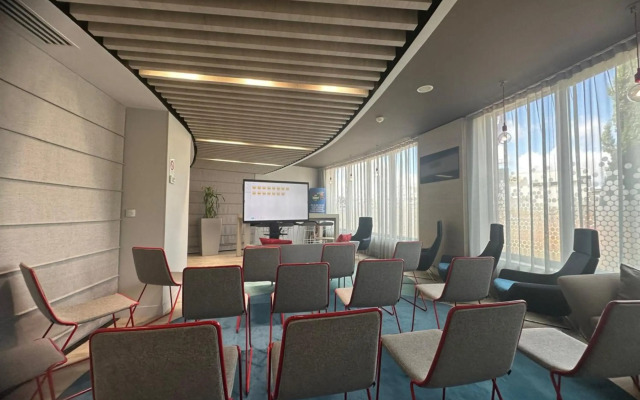 Holiday Inn Express Paris - Velizy by IHG