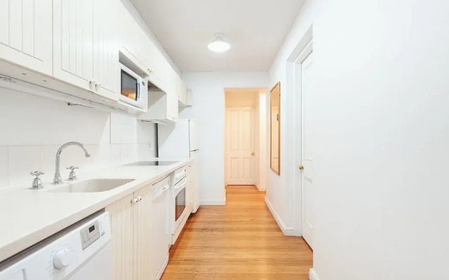 Charming Centrally Located 2 Bedroom Accommodation