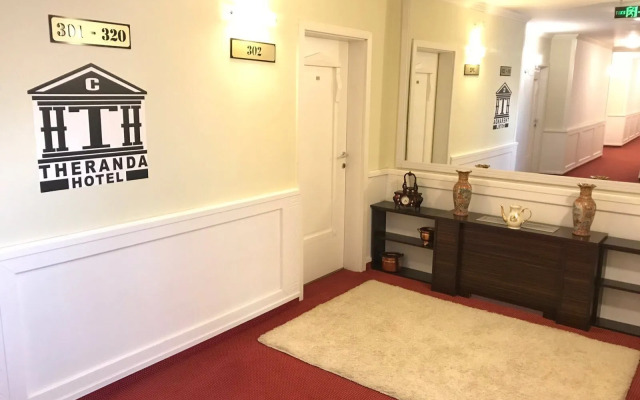 Hotel Theranda