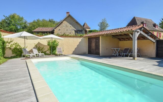 Elegant Villa in Saint-medard