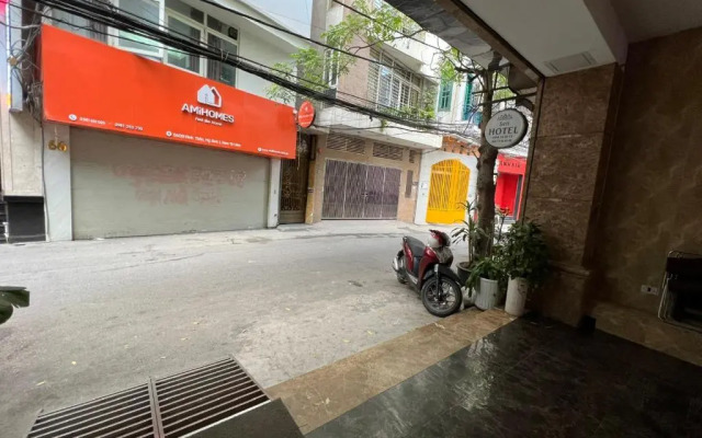 Sen Hotel My Dinh Song Da