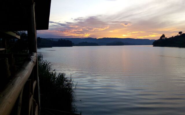 Lake Bunyonyi Rock Resort