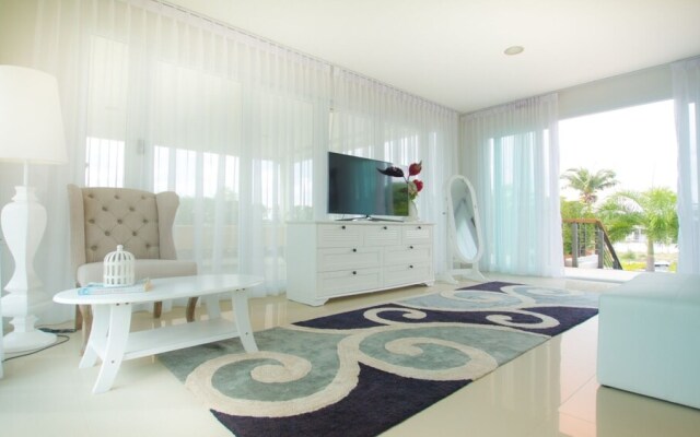 Luxury 5br Pool Villa and Sport Center