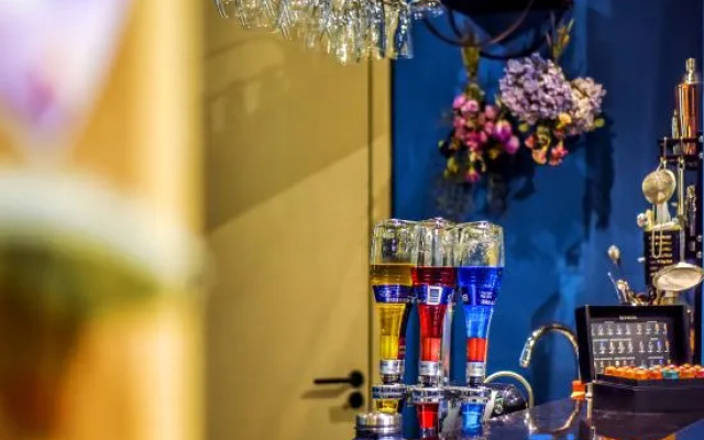 Heye Youth Travel Hotel (Xi'an Bell Tower Metro Station)