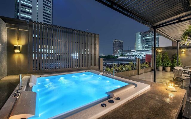 THE Posh Phayathai