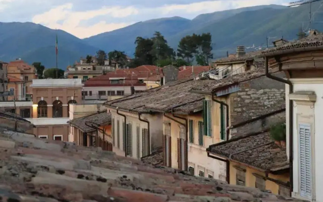 Sotto I Tetti Del Borgo