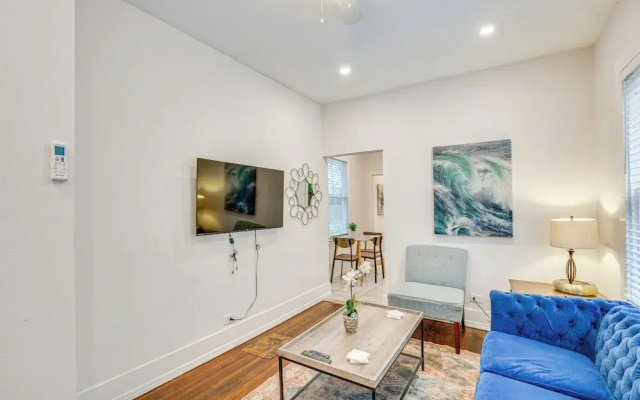 Dallas Vacation Rental w/ Private Deck!