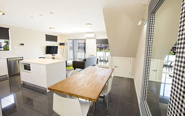 Astina Serviced Apartments - Parkside