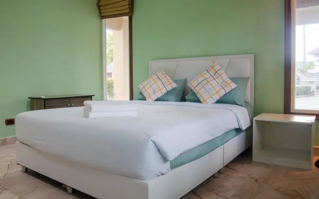 7 Bedroom Pool Villa in Kathu SV1