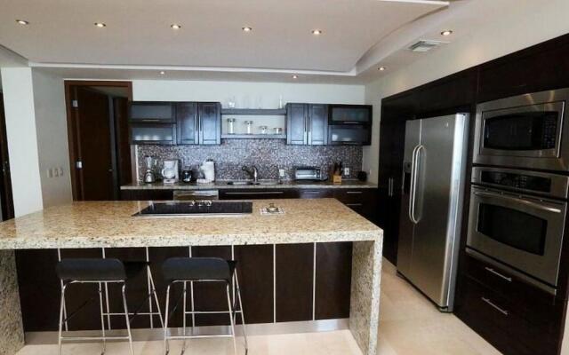 Encanto Living 1103 -3BR by Kivoya