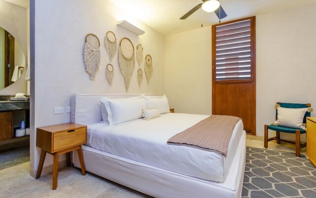 Jungle Luxury in Private Residential Area & Stunning Rooftop by Stella Rentals