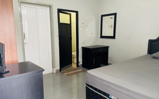 OYO 95134 Guest House Bonto Sunggu – Guest Rooms – Makassar