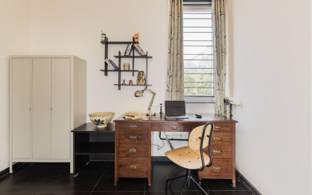 CosmicStays Afita Mohari-Solar Powered Lakehouse