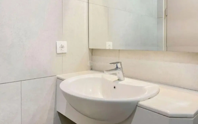 Menara Jakarta Condo JI EXPO by Blezz