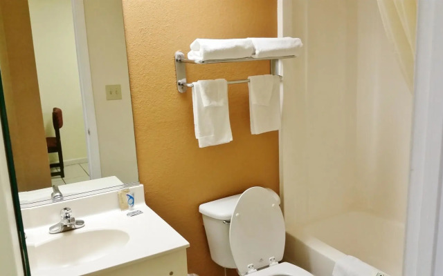 Country Hearth Inn & Suites Augusta