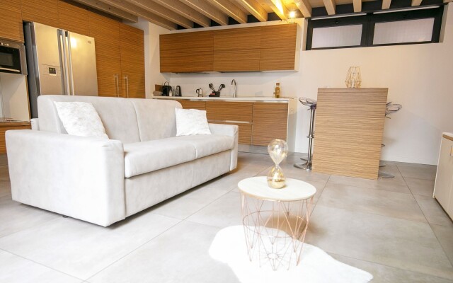 Design Central Apartment