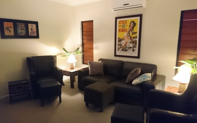 Palm Lakeside - Bowen, Whitsundays Wifi Netflix Private Cool Luxury