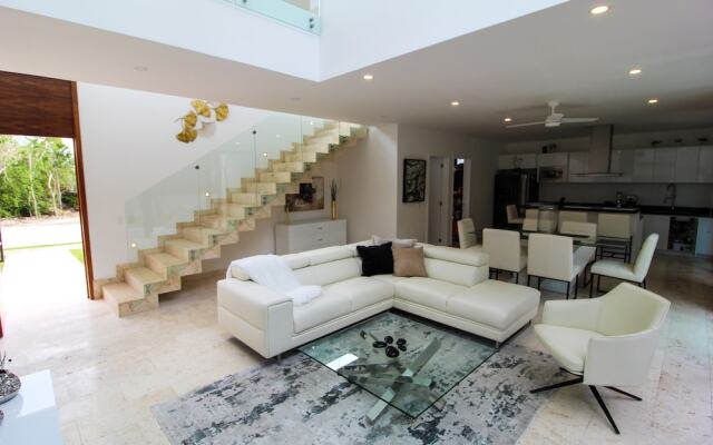 Bahia Principe Vacation Rentals - Four-Bedroom House