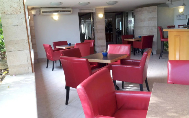 Hotel Marom