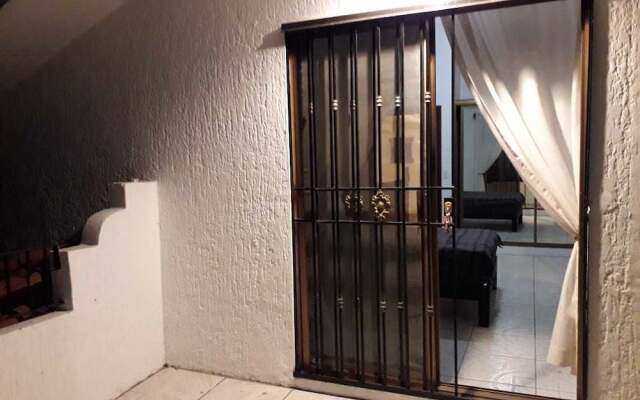 Lia Ajijic - Lakeside B&B