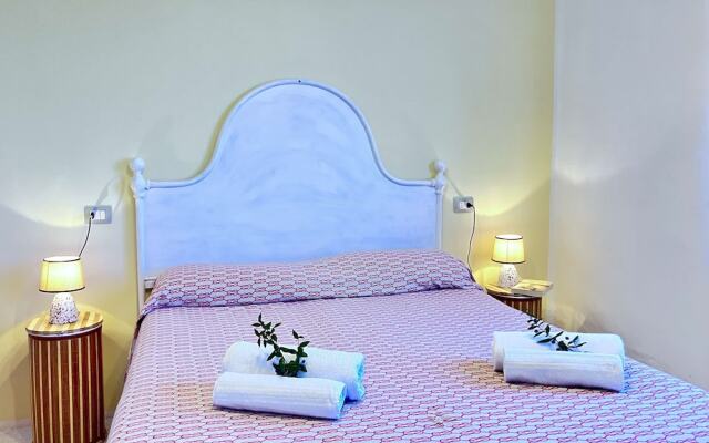 Apartment in Villa With Garden Close to the sea