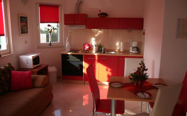 Central - 40m from the beach - A1(2+2)