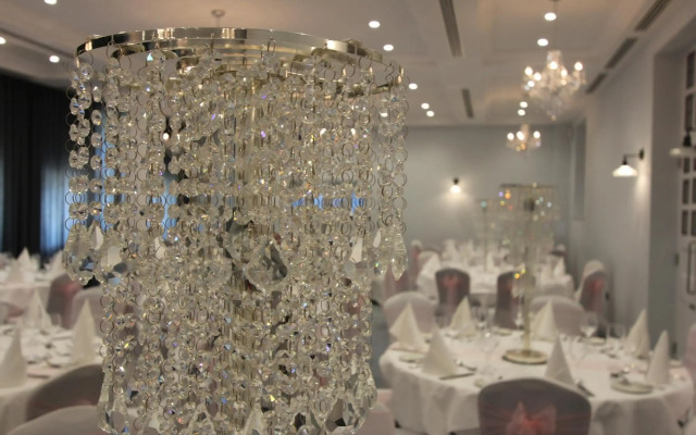 Yarrow Hotel
