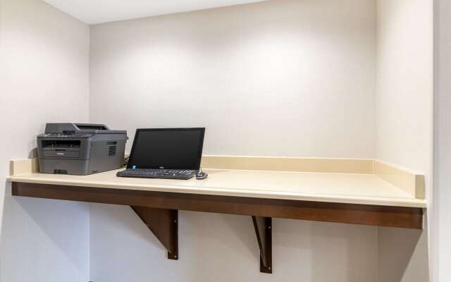 Comfort Inn Manchester Airport