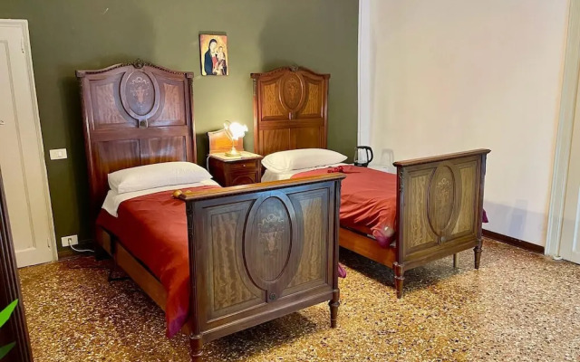 Cool Venice Apartment