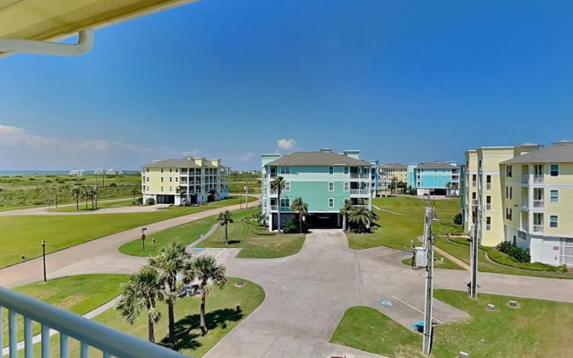 Pointe West 303 - Beachside Blue Sailfish