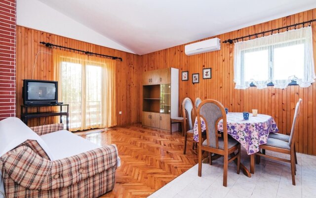Nice Apartment in Seline With 2 Bedrooms and Wifi