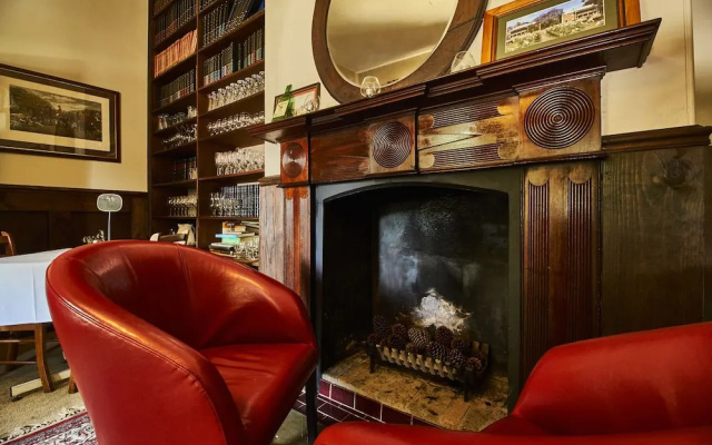 The Old Victoria – Lobby – Newcastle